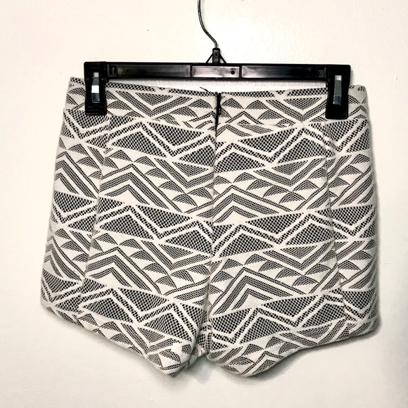 Geometric Patterned Shorts - Picture 2 of 3